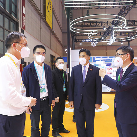 商务部副部长盛秋平一行参观进博会k8凯发钻石展位